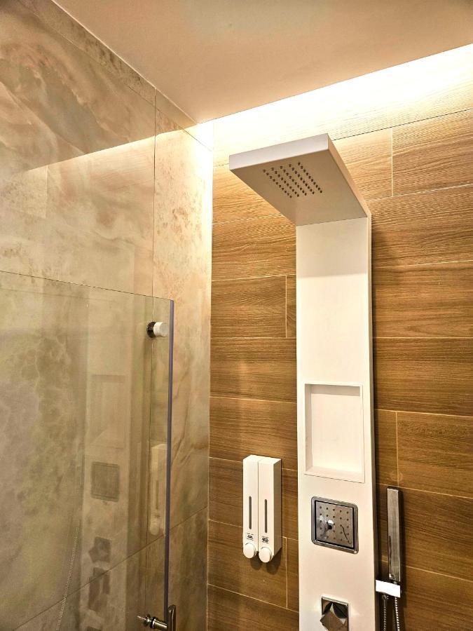 Astoria Supreme - Modern Boutique Suites เลชเช ภายนอก รูปภาพ