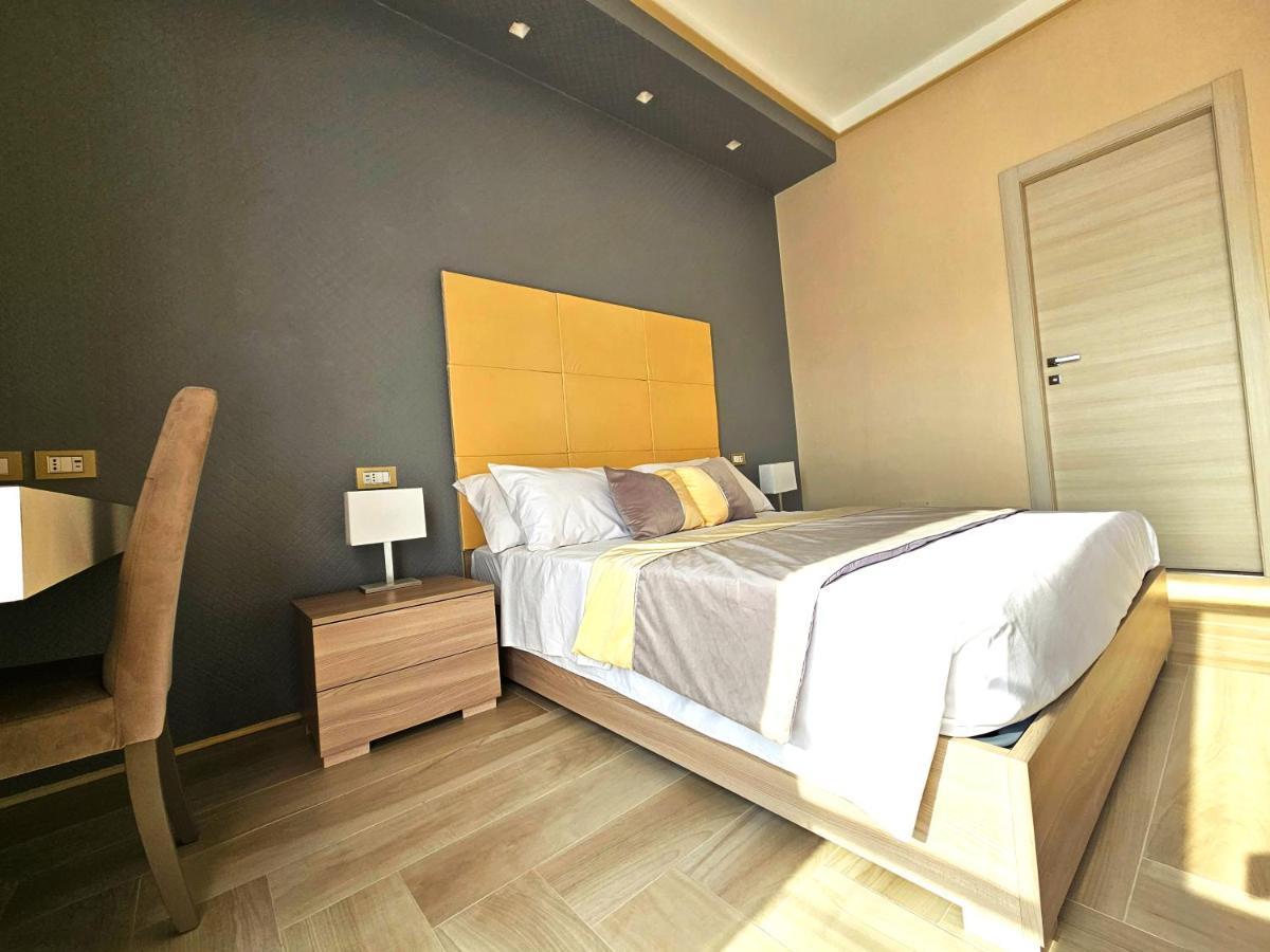Astoria Supreme - Modern Boutique Suites เลชเช ภายนอก รูปภาพ